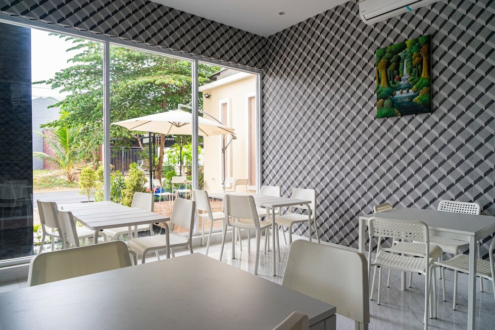 Фото RedDoorz Plus near Teras Kota 3