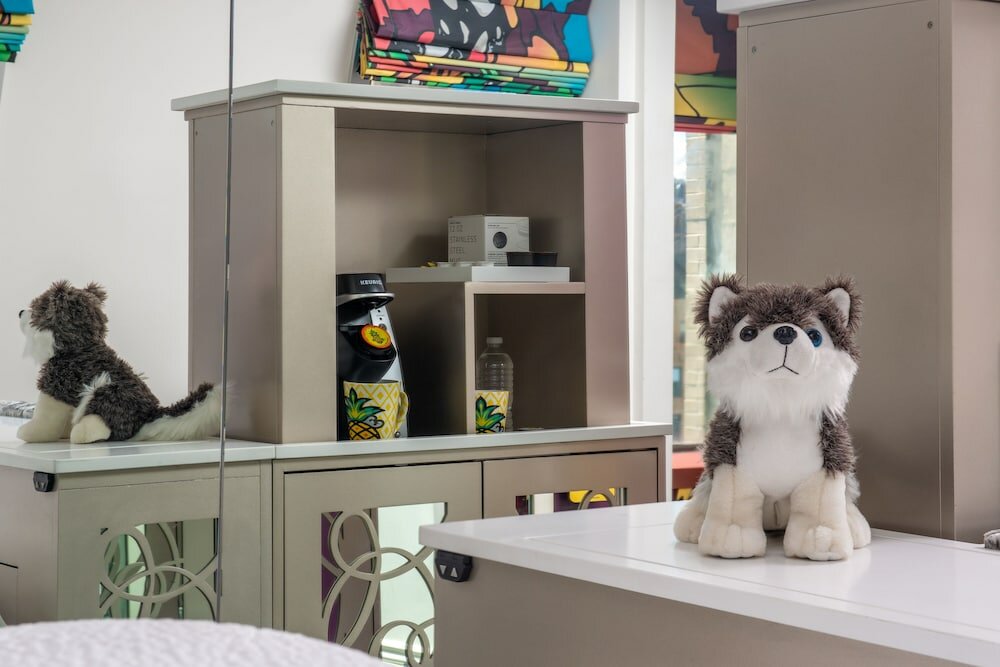 Фото Staypineapple, An Artful Hotel