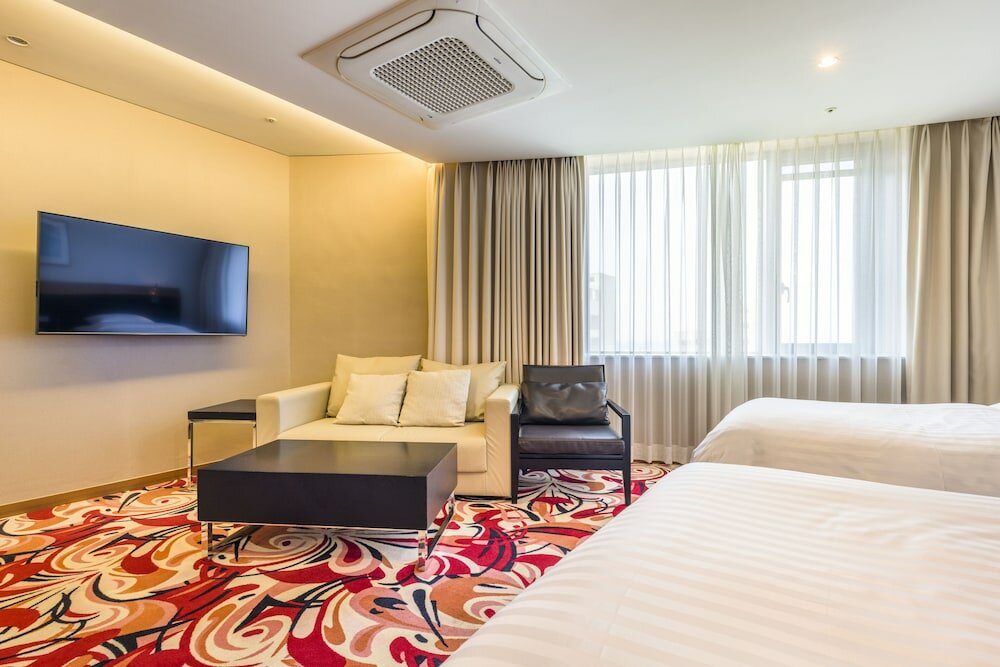 Фото Shin Shin Hotel Jeju Airport