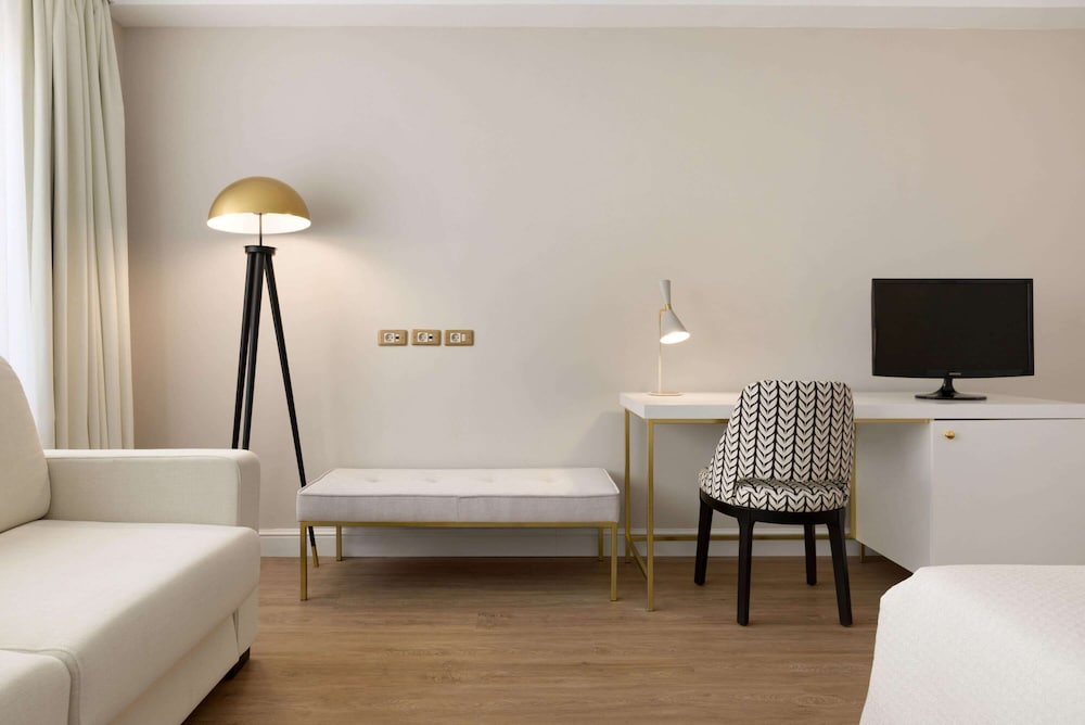 Фото Hotel Avenue Louise Brussels Trademark Collection by Wyndham