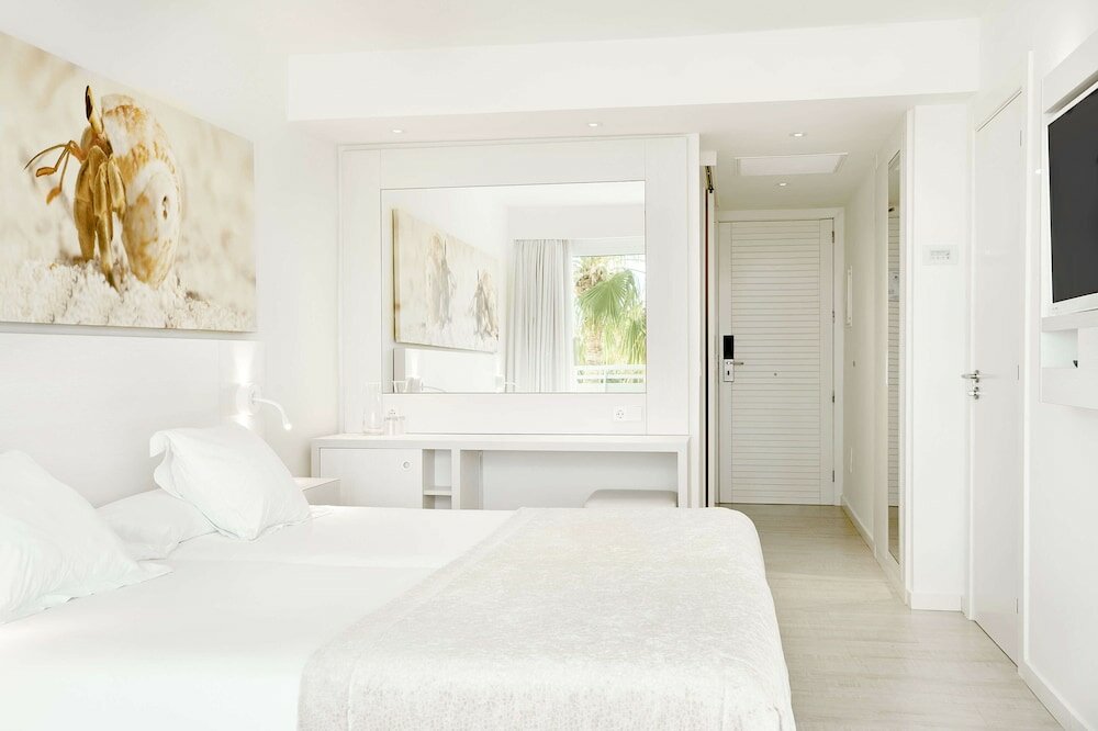 Фото Iberostar Waves Cristina