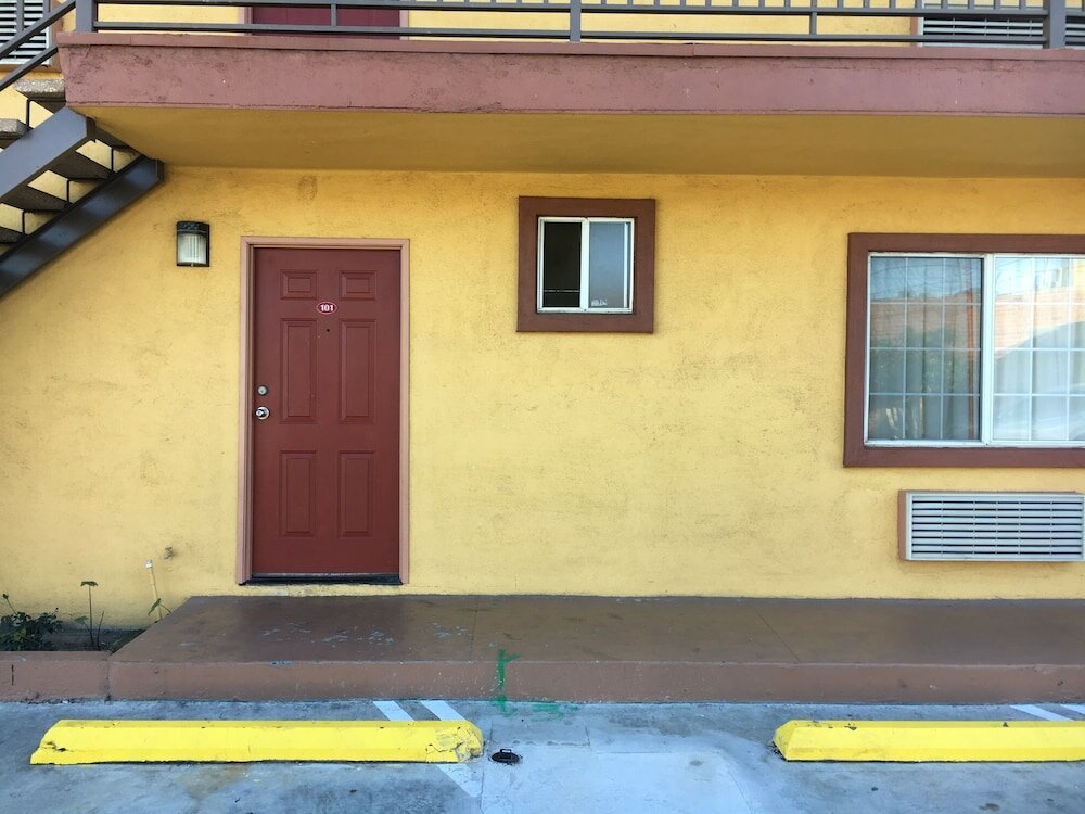 Фото Satellite Motel