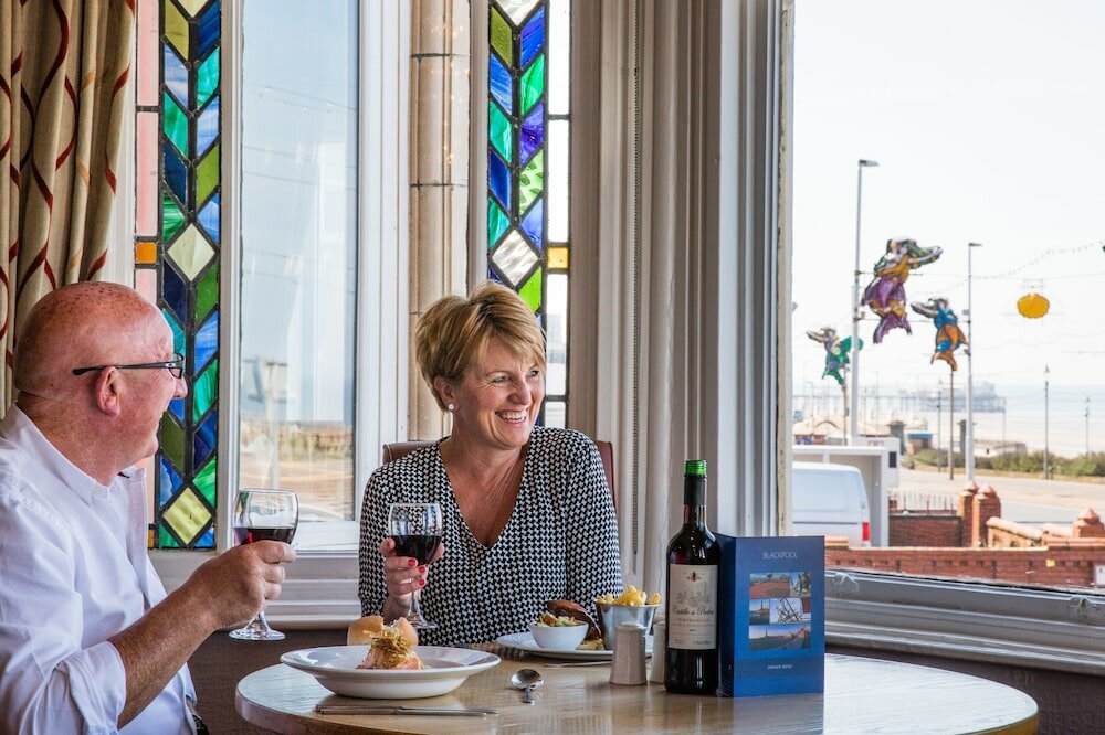 Фото The Cliffs Hotel Blackpool