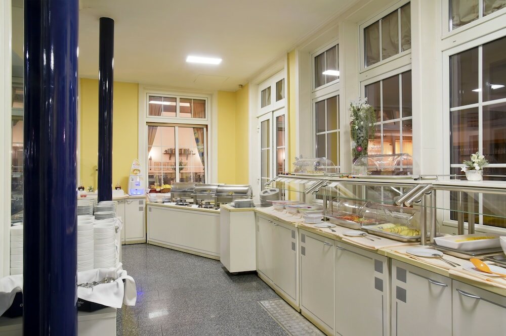 Фото Bed'nBudget Expo-Hostel