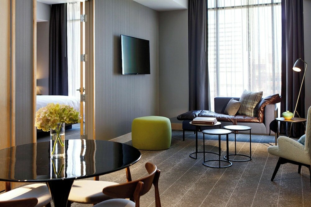 Фото Renaissance Reno Downtown Hotel & SPA