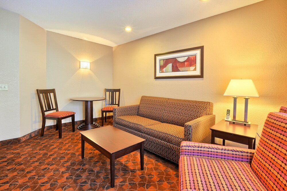 Фото Comfort Inn & Suites and Conference Center