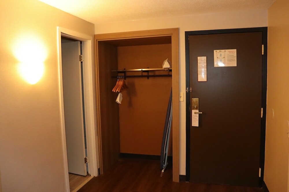 Фото Ramada Hotel & Conference Center by Wyndham Lansing