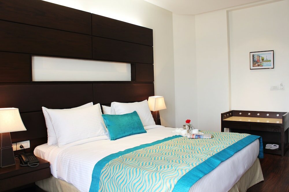 Фото Stately Suites MG Road