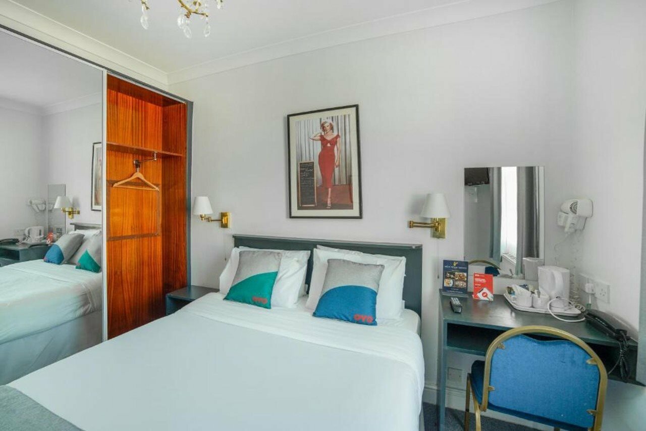 Фото St Georges Hotel Pimlico