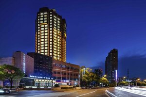Гостиница Mercure Nantong Downtown