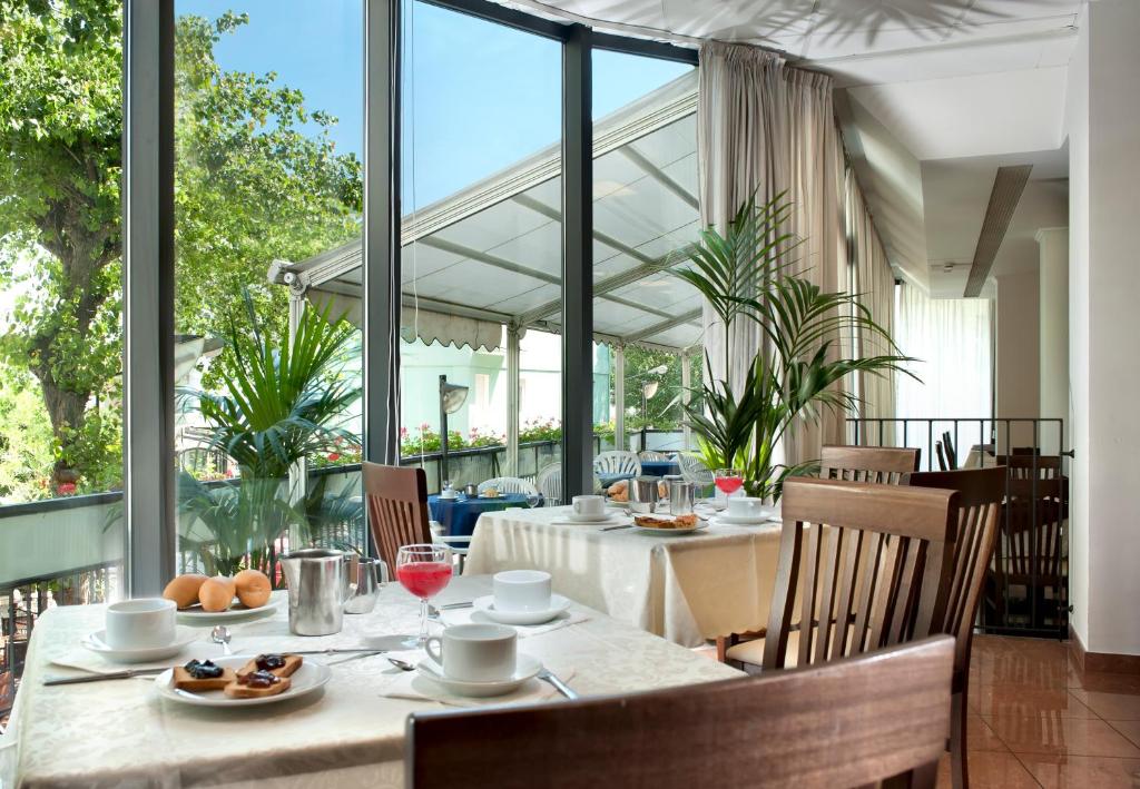 Фото Hotel Madison