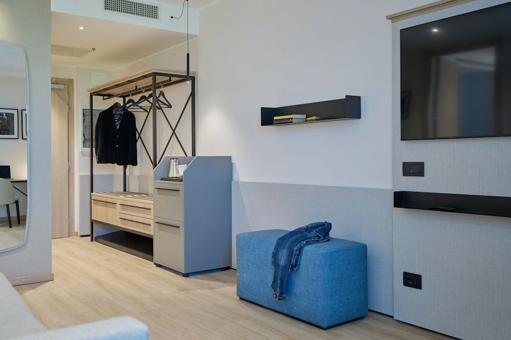 Фото Rmh Modena Raffaello