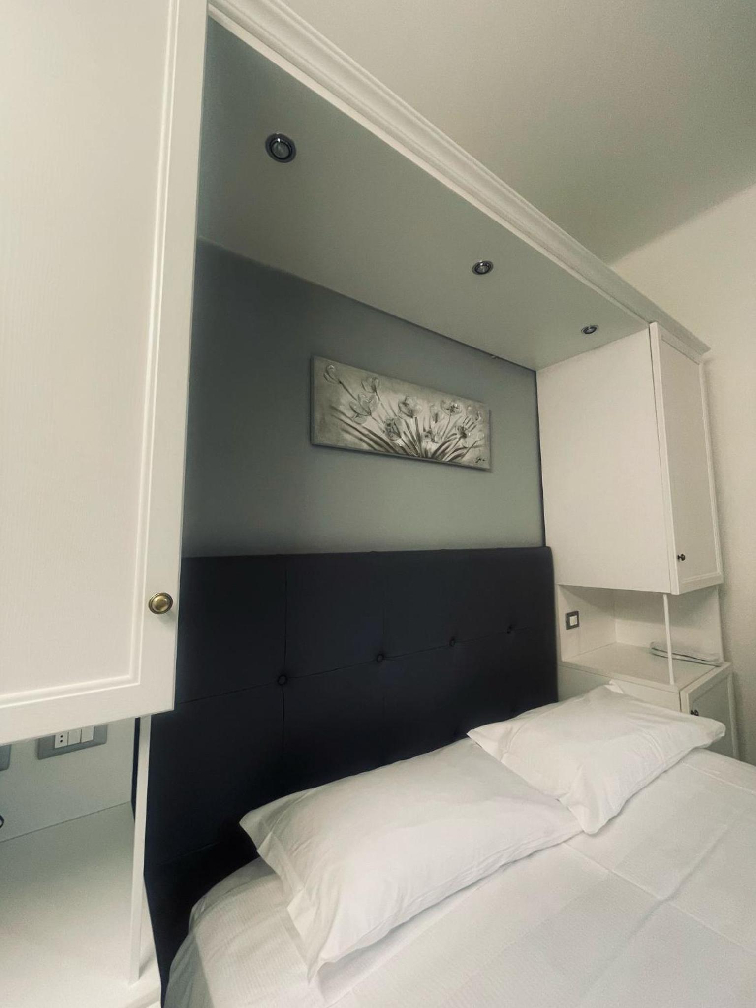 Фото Hotel Holiday