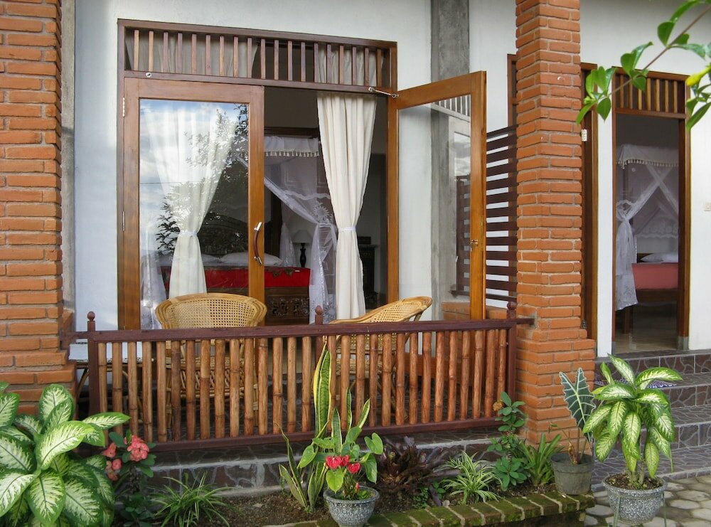 Фото Karang Sari Guesthouse & Restaurant