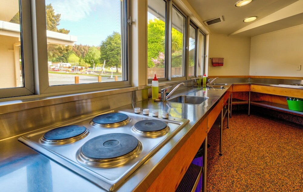 Фото Te Anau Lakeview Kiwi Holiday Park & Motels