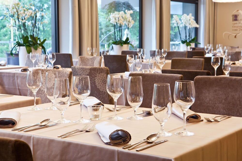 Фото Queen's Astoria Design Hotel