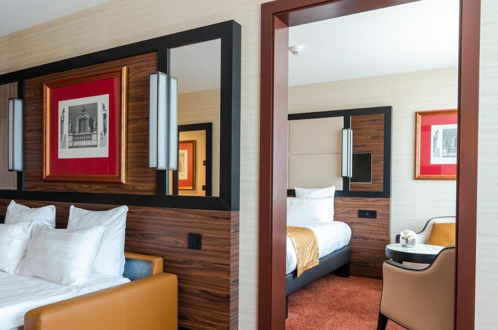 Фото Nash Suites Airport Hotel