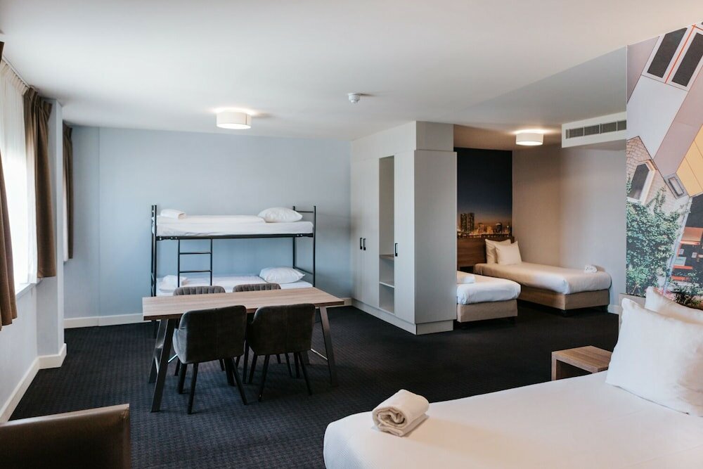 Фото Rotterdam Teleport Hotel