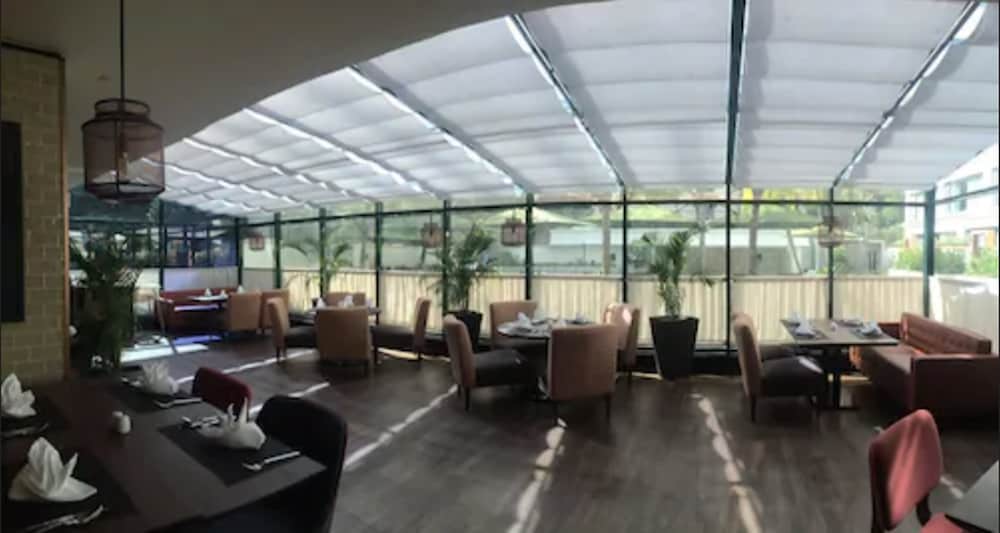 Фото MiCasa All Suite Hotel