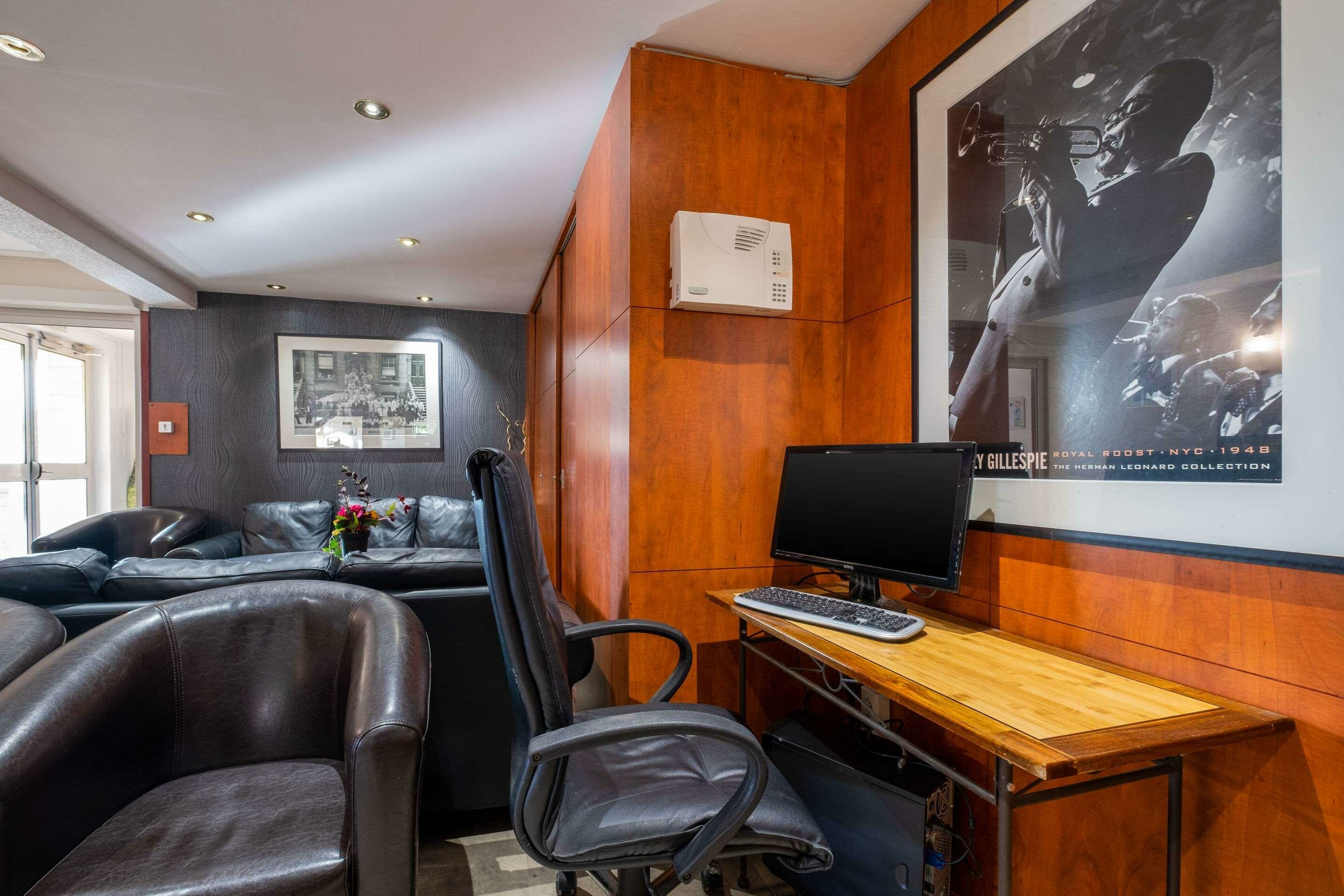 Фото Sky Hotel Goussainville