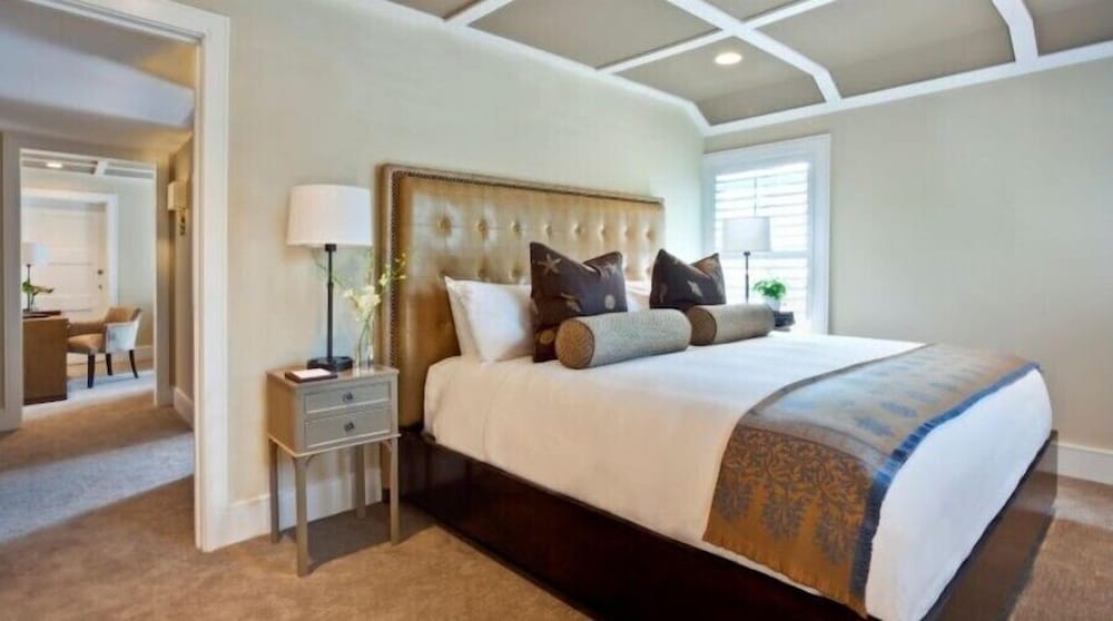 Фото White Elephant Hotel