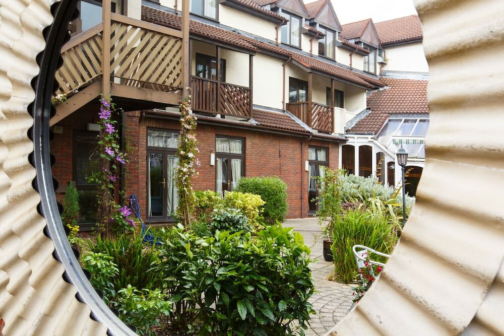 Фото Kingston Lodge Hotel