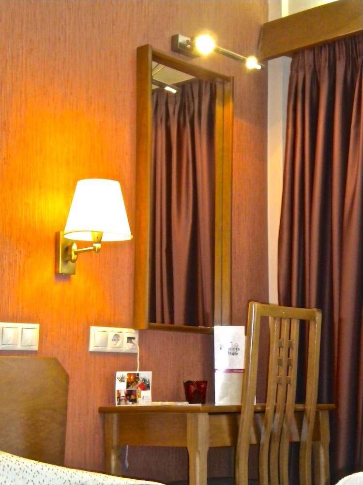 Фото Hotel Queen Olga