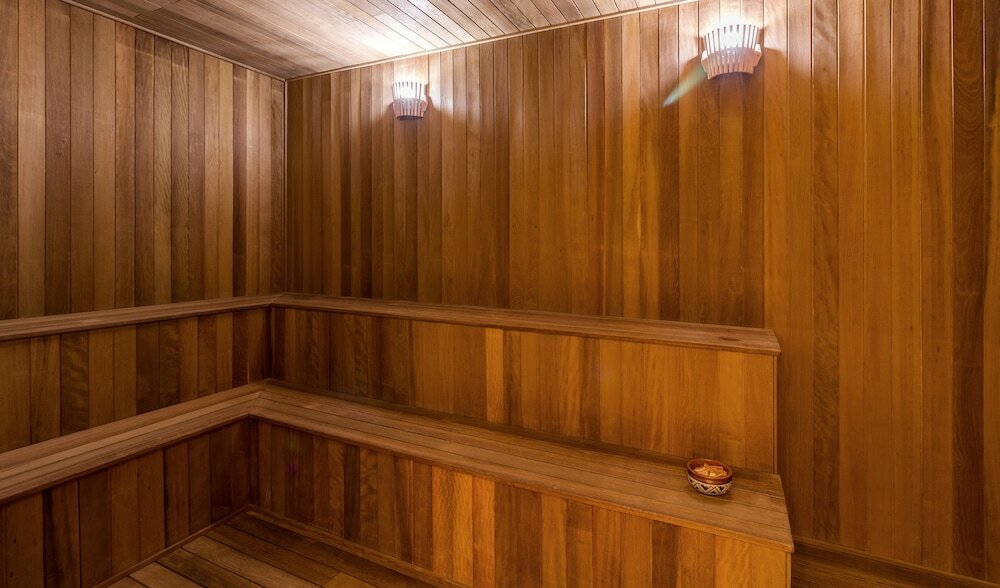 Фото Nh Curitiba The Five