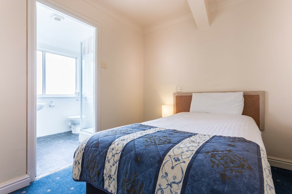 Фото Gardens Hotel