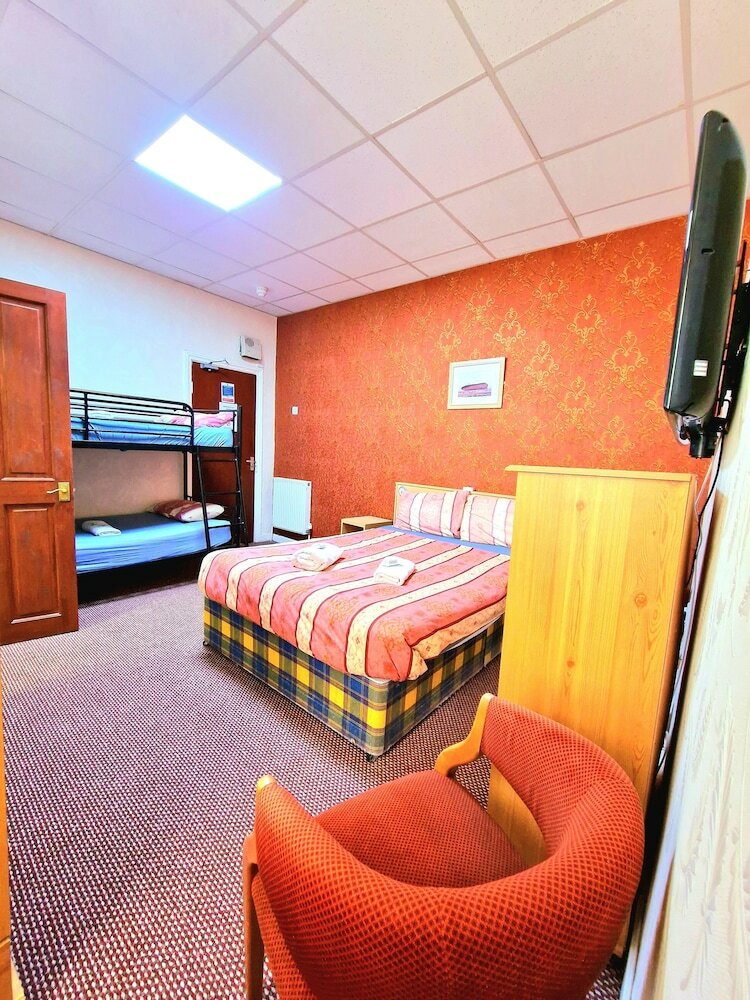 Фото The Albany Hotel