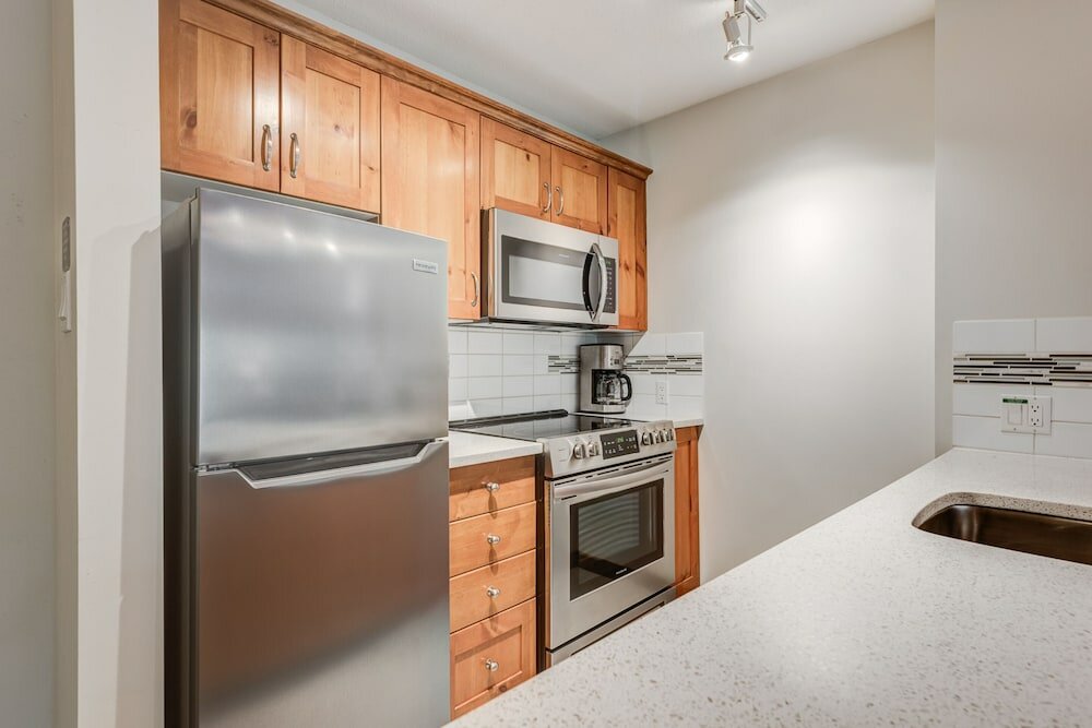 Фото Blackcomb Springs Suites by Clique