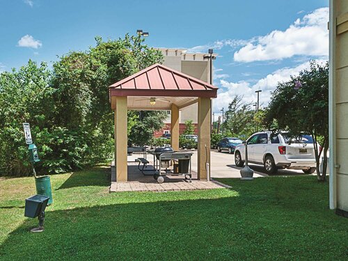 Внешний вид отеля La Quinta Inn & Suites by Wyndham Slidell - North Shore Area в Слайделле, фото 5