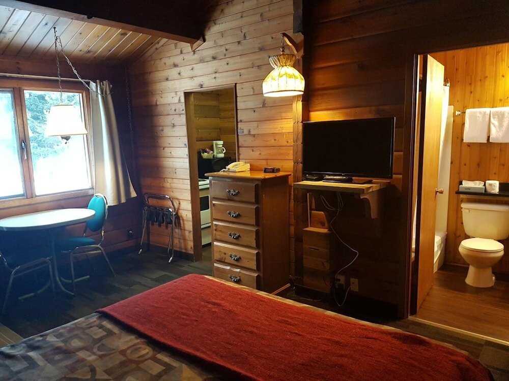 Фото Rundle Mountain Lodge