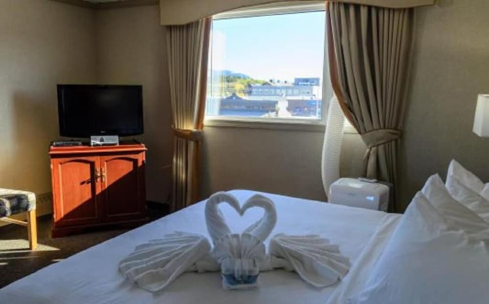 Фото Sternwheeler Hotel and Conference Centre