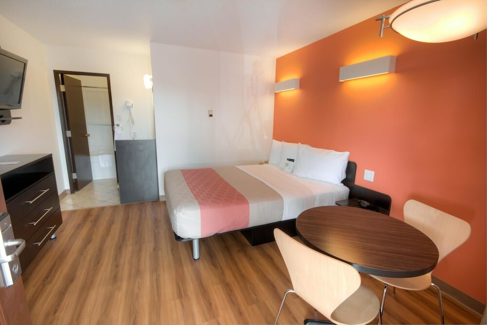 Фото Motel 6 Lethbridge