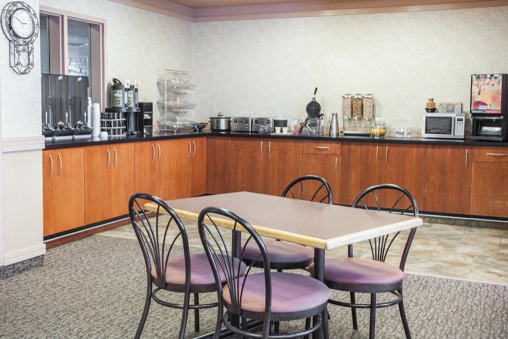 Фото Ramada by Wyndham Estevan