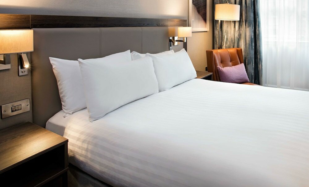 Фото Hilton Edinburgh Carlton