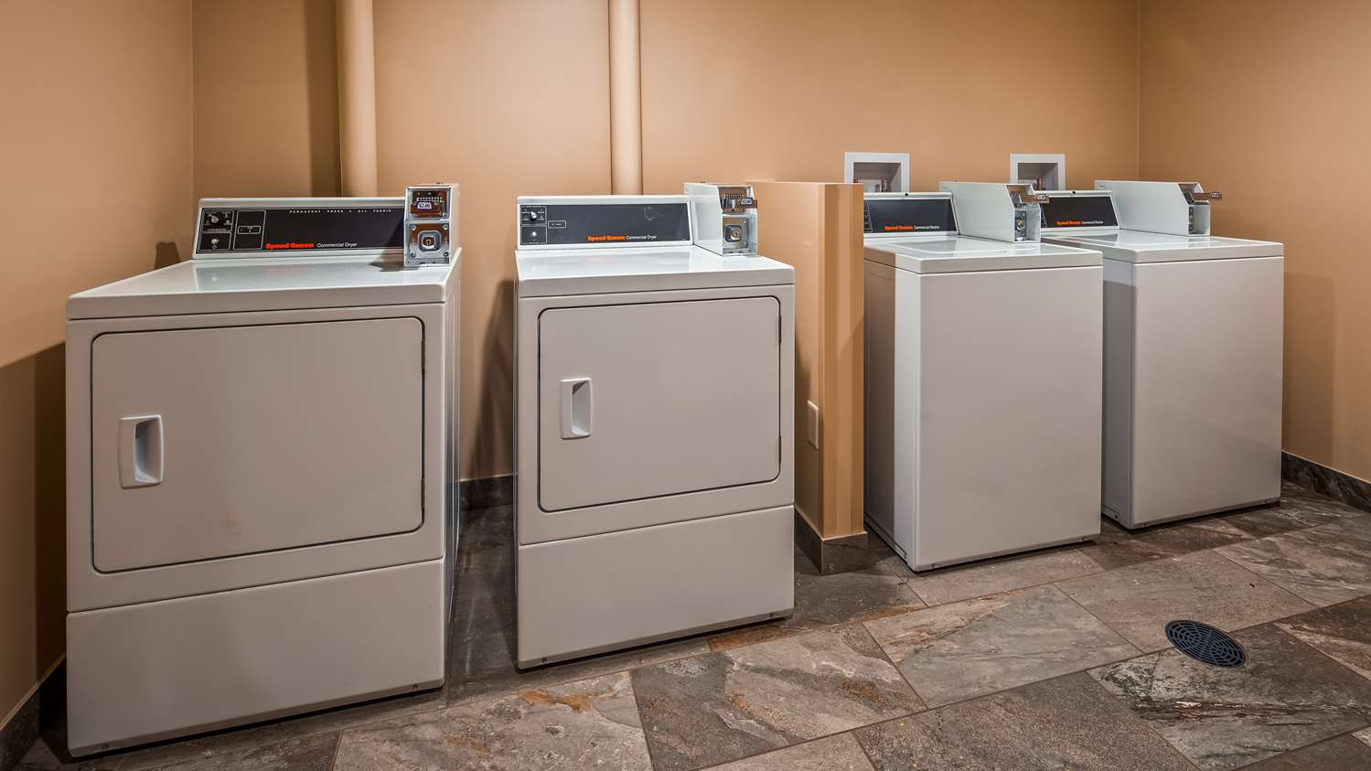 Фото Best Western Warren Hotel