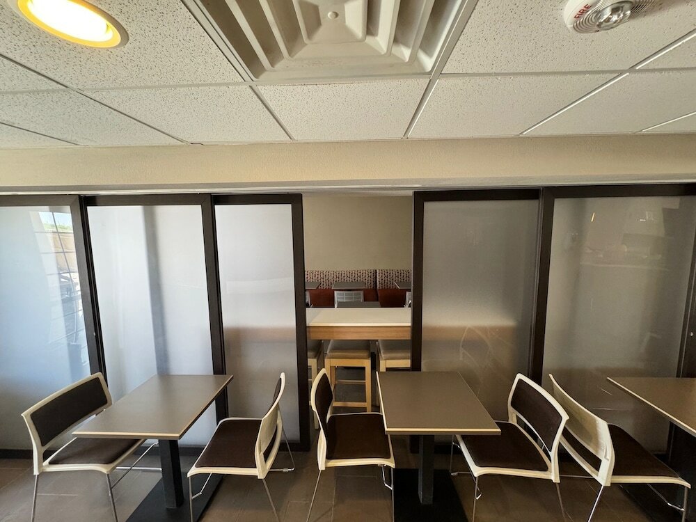 Фото Microtel Inn and Suites by Wyndham Monahans