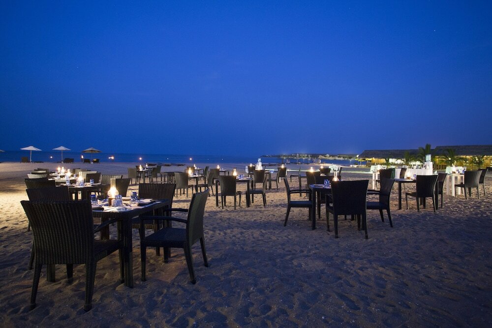 Фото Maalu Maalu Resort & SPA Pasikuda