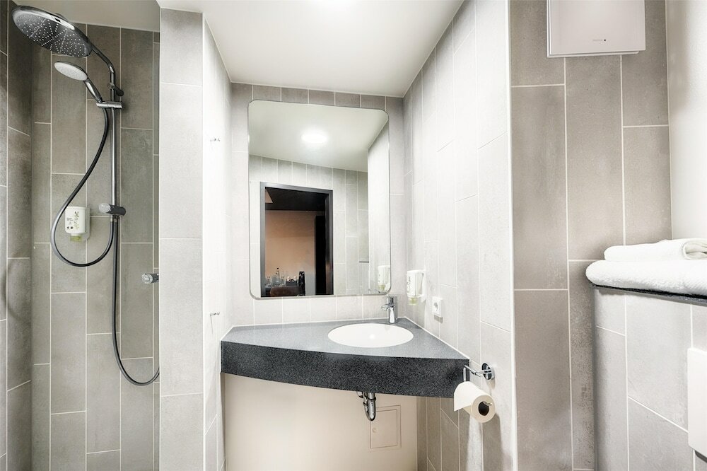 Фото B&b Hotel Wiesbaden