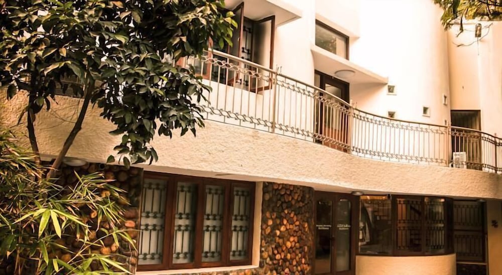 Фото Hanu Reddy Residences Poes Garden