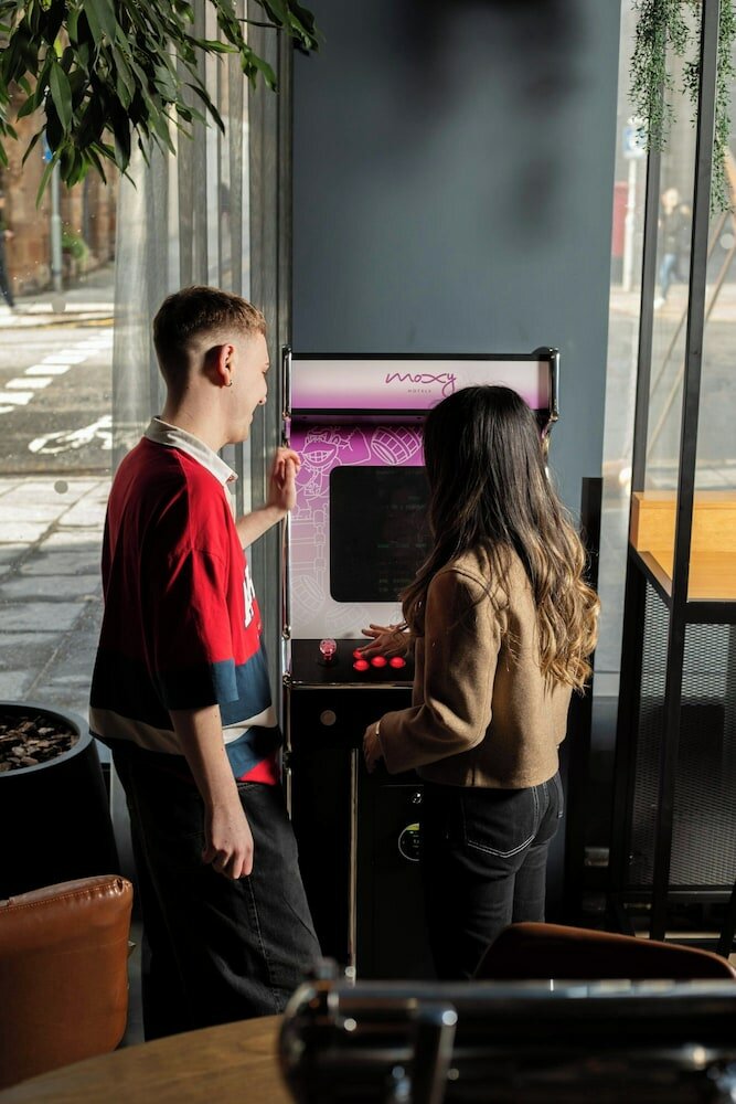 Фото Moxy Edinburgh Fountainbridge