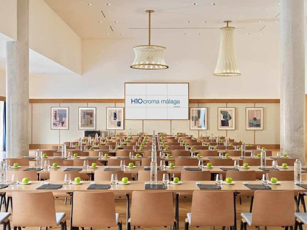 Фото H10 Croma Malaga