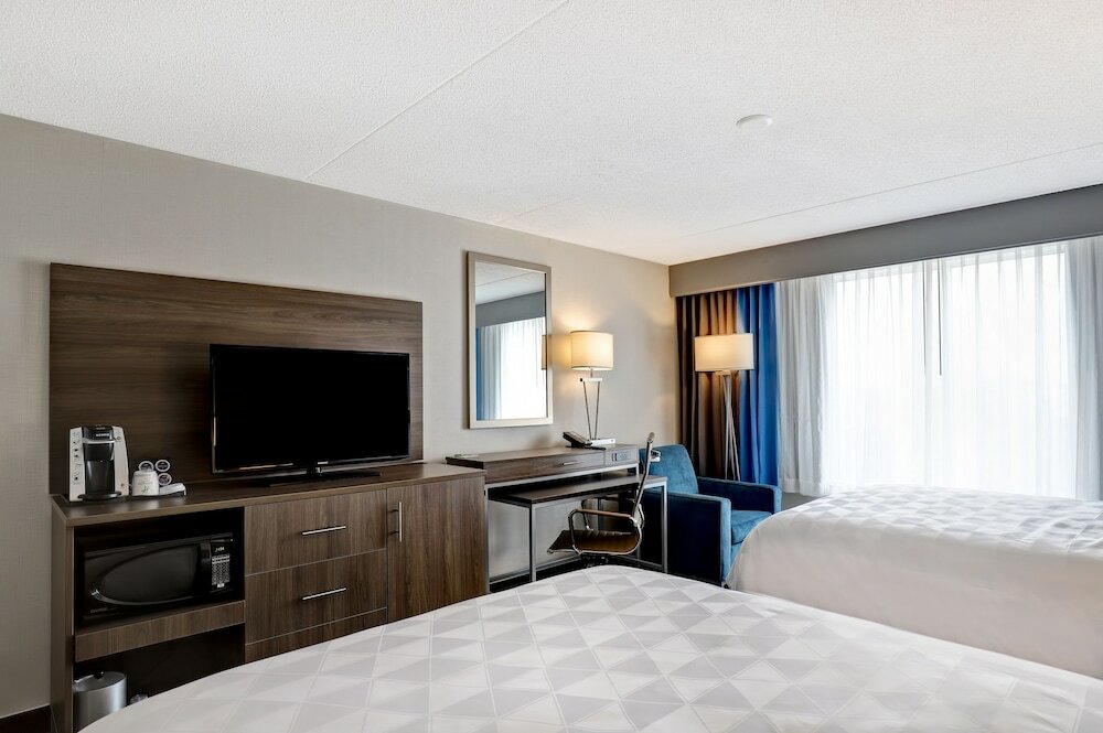 Фото Holiday Inn Mississauga Toronto West