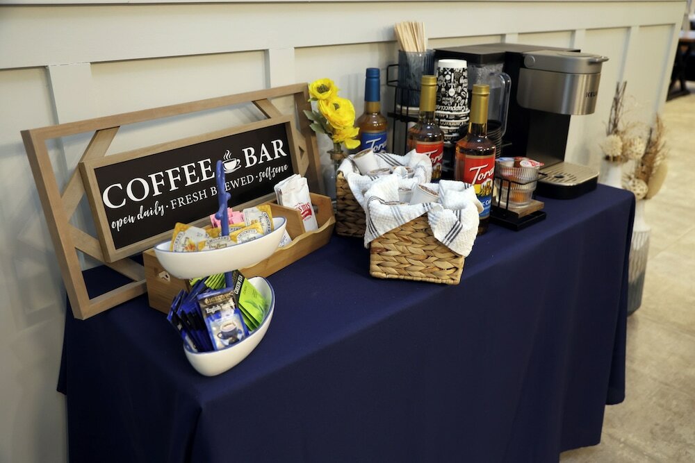 Фото Harbor Winds Hotel