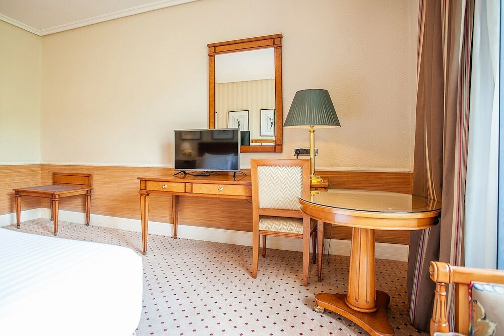 Фото Hotel Valladolid Recoletos