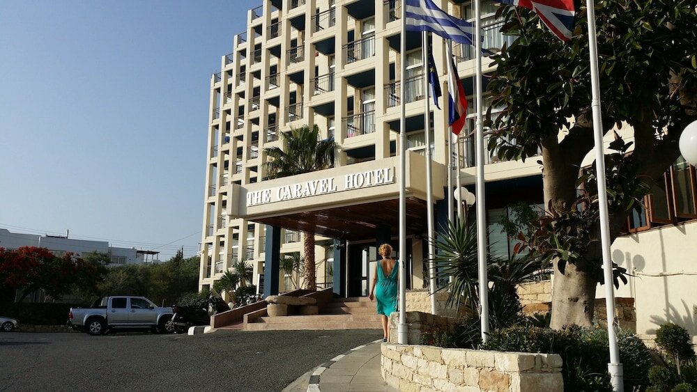 Фото The Caravel Hotel