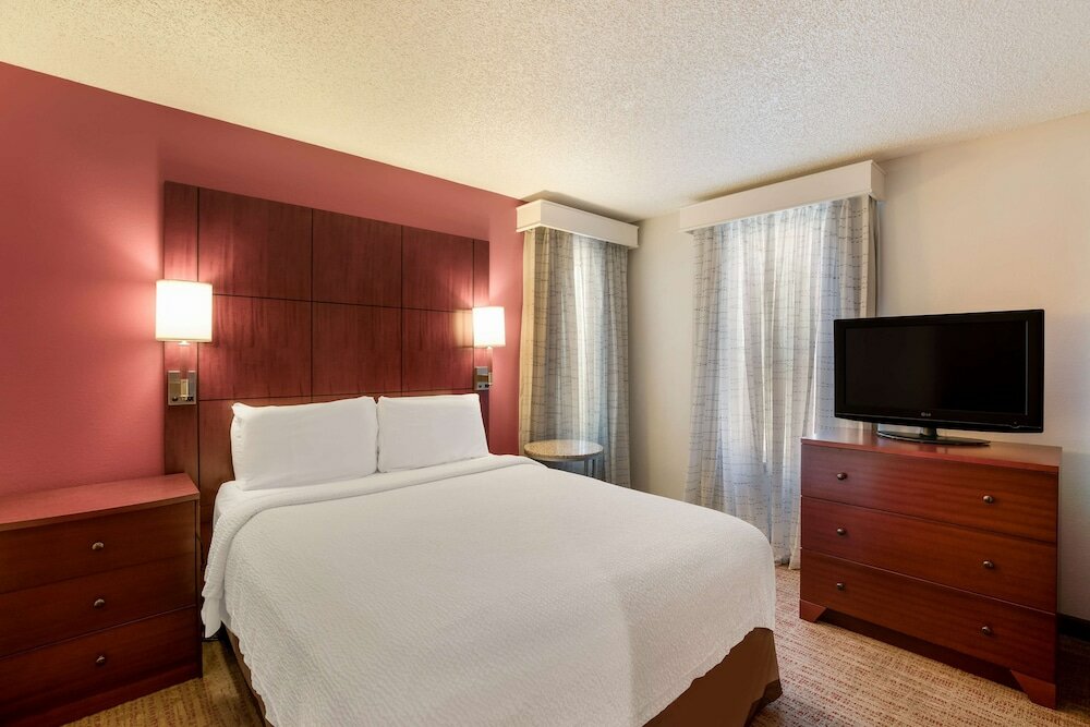 Фото SenS Suites Livermore, SureStay Collection by Best Western