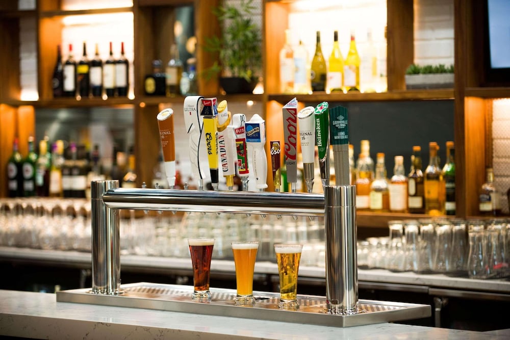 Фото Radisson Hotel & Suites Fort McMurray